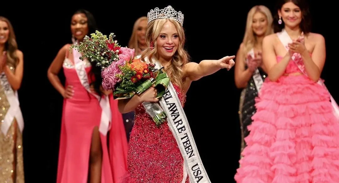 Adolescente com síndrome de Down faz história ao conquistar título de Miss