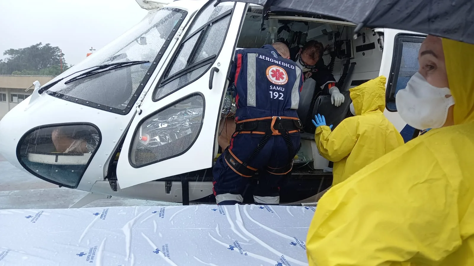 Feridos em ataque em Aracruz são transferidos de helicóptero para a Grande Vitória