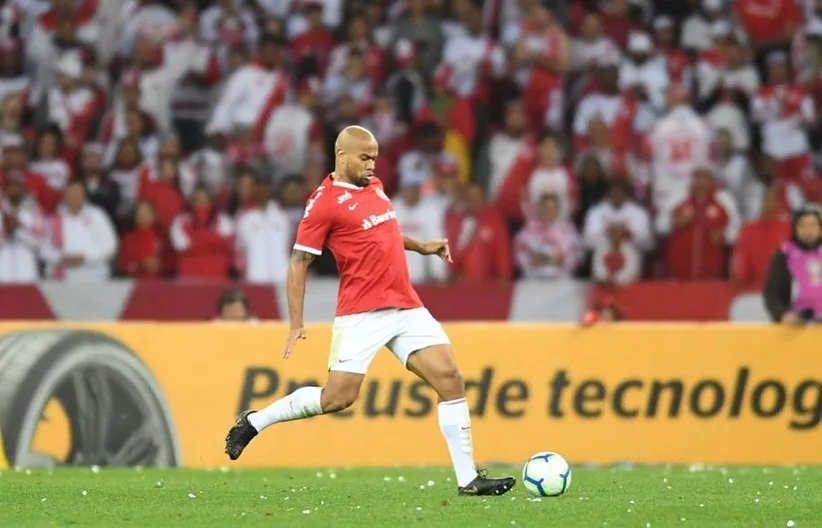 Já de olho no Gre-Nal, Inter terá reforço de Rodrigo Moledo contra o Athletico-PR