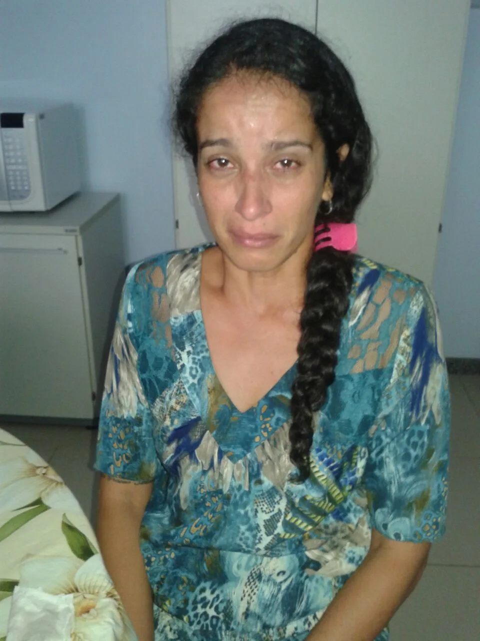 Mulher suspeita de matar o tio na Bahia foge com o filho e é presa em Itaúnas