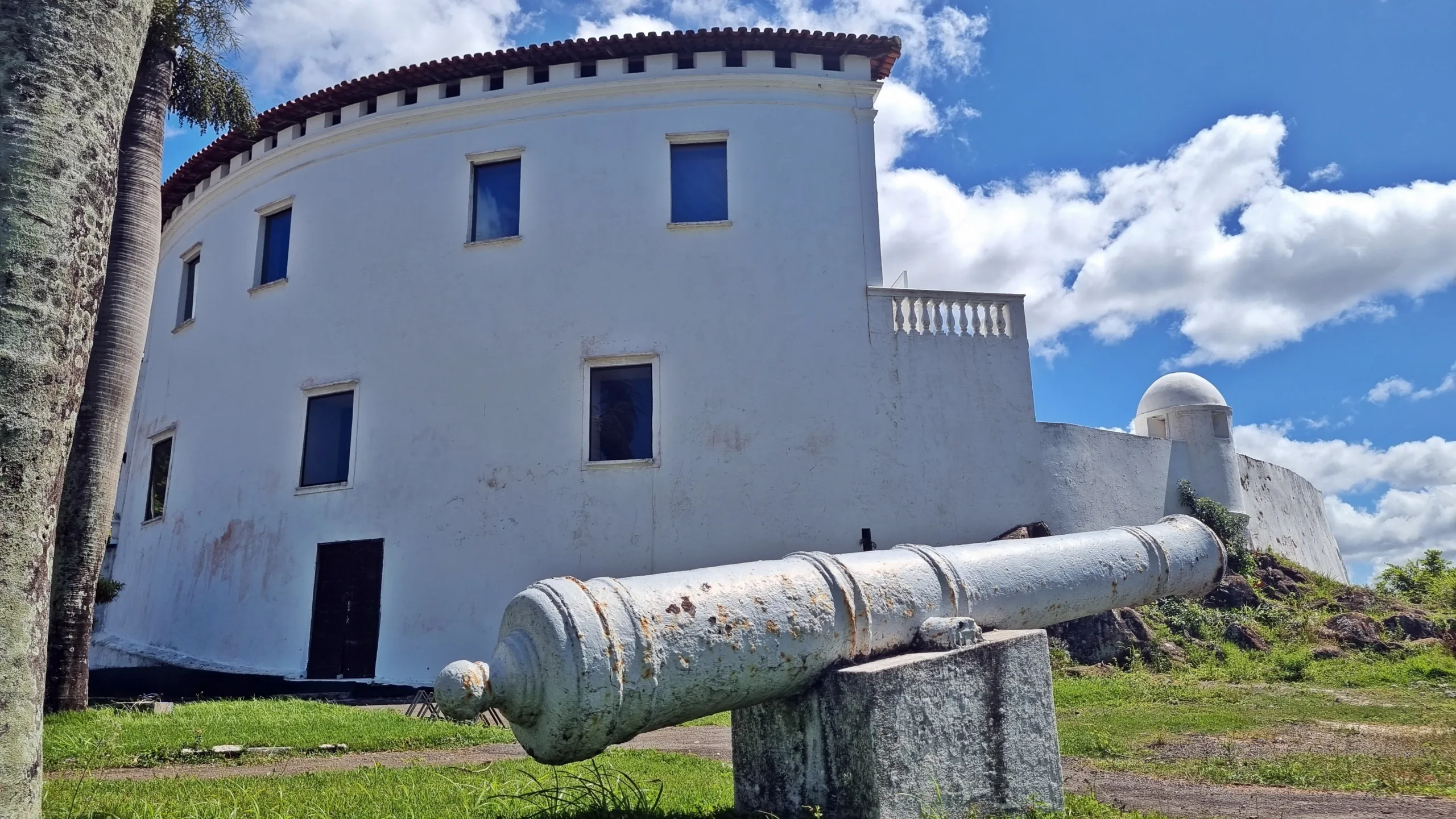 Forte do Exército onde deputado fez festa foi reformado com 13 toneladas de aço