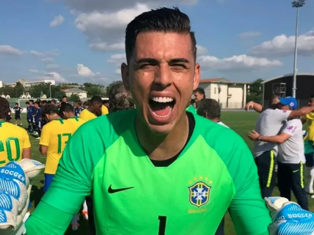 Ponte Preta nega contato de representantes do Milan pelo goleiro Ivan