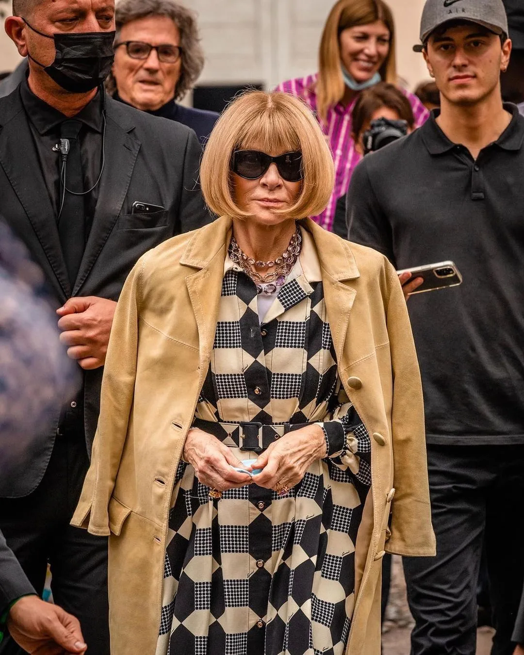 "O Diabo Veste Prada" é real? Biografia de Anna Wintour revela fatos