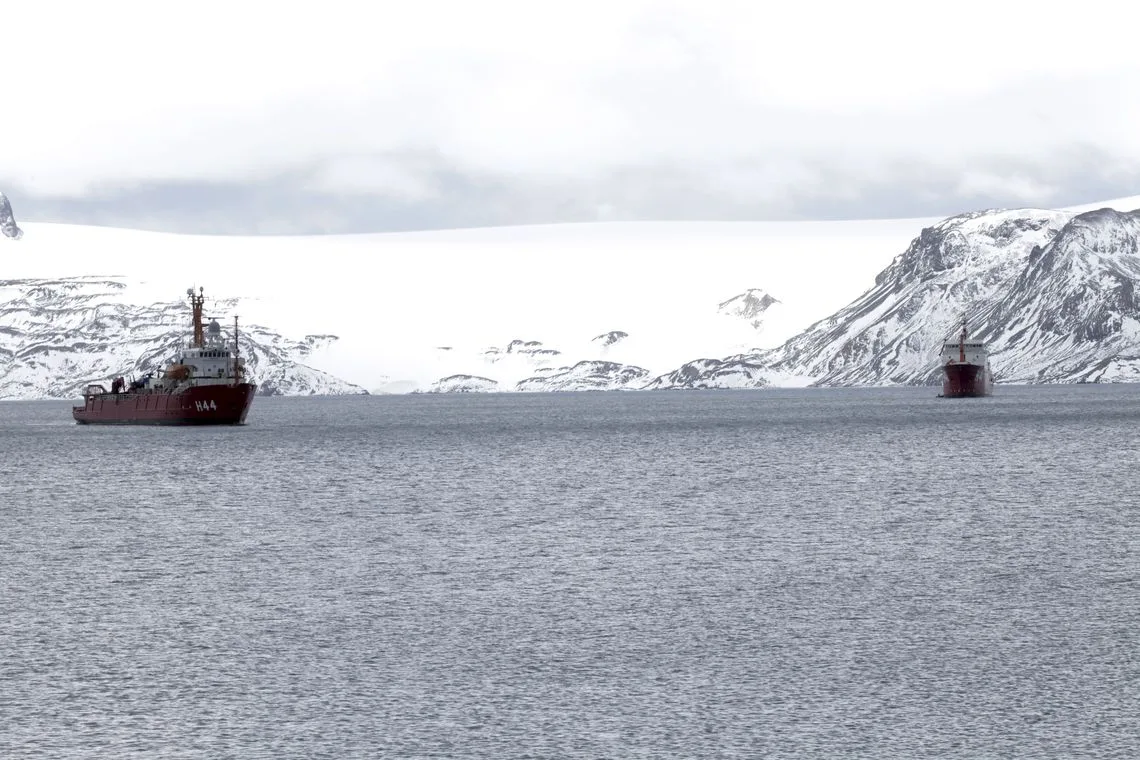 NApOc Ary Rongel (H-44), ex-Polar Queen, é um navio de apoio oceanográfico da Marinha do Brasil.