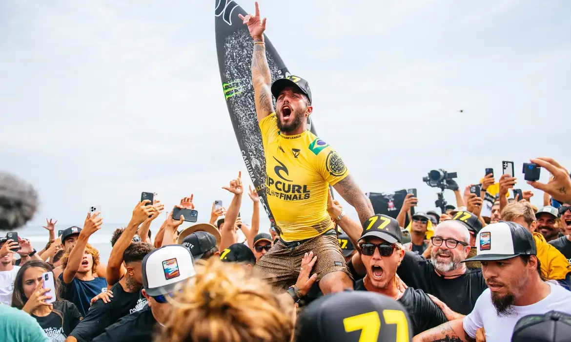 Filipinho abandona Circuito Mundial de Surfe para cuidar saúde mental