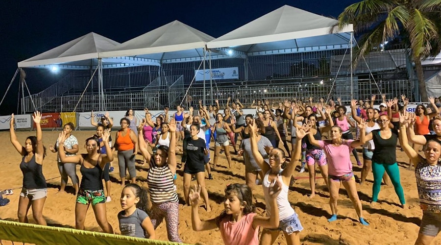 Zumba, recreação infantil e futebol de areia agitam a Arena de Verão de Vila Velha