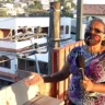 Menino que levou choque elétrico segue internado