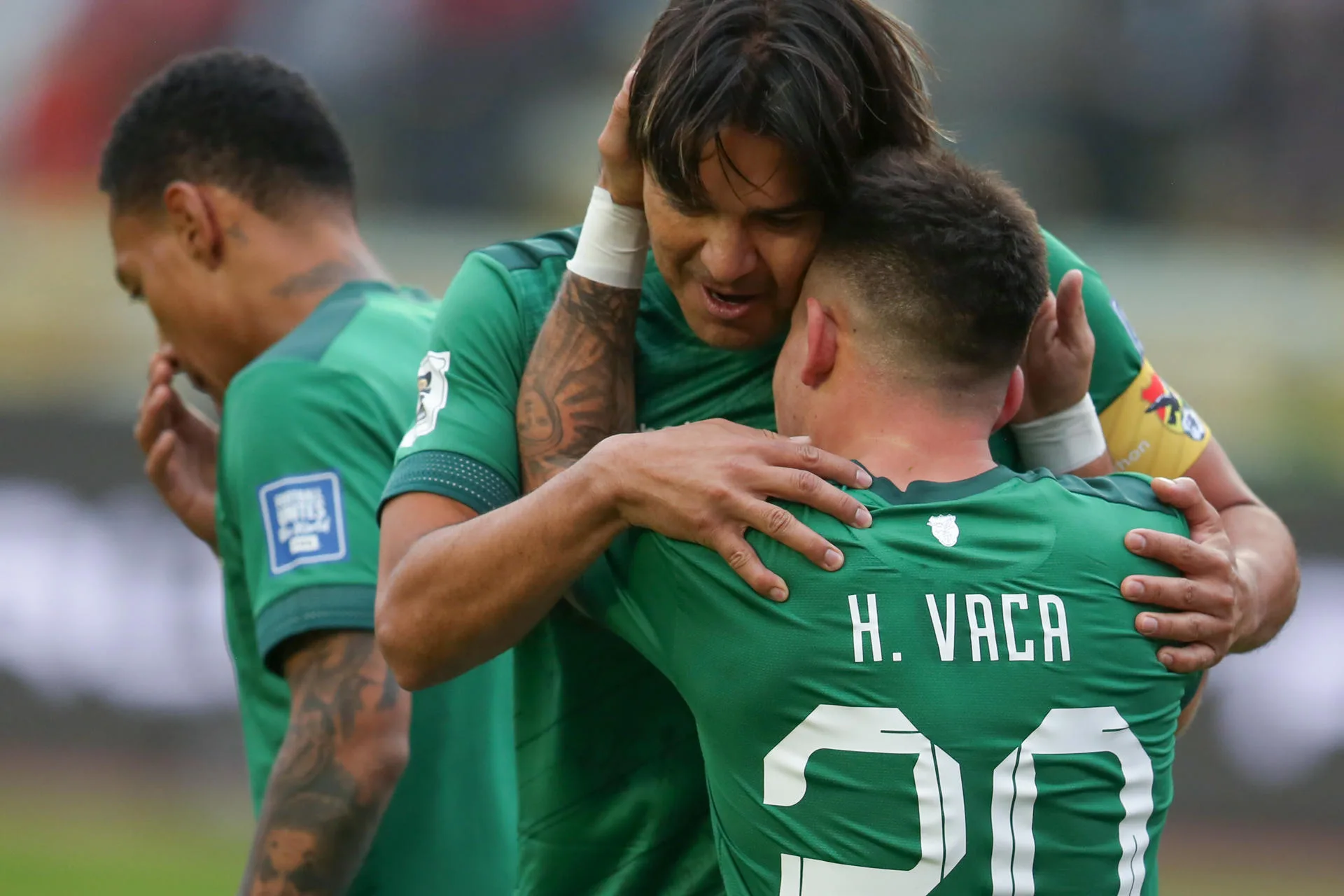 Bolívia bate o Peru na despedida de Marcelo Moreno diante da torcida