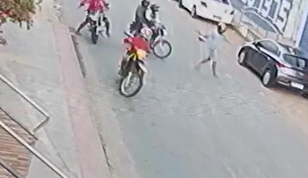 VÍDEO | Homem tem moto roubada em Cariacica e suspeitos pedem dinheiro para devolver veículo