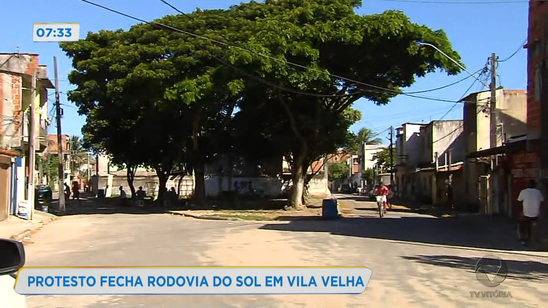 Protesto fecha Rodovia do Sol nos dois sentidos depois que criança foi baleada em Vila Velha