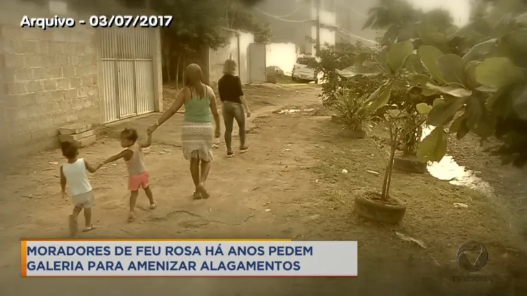 Moradores de Feu Rosa há anos pedem galeria para amenizar alagamentos