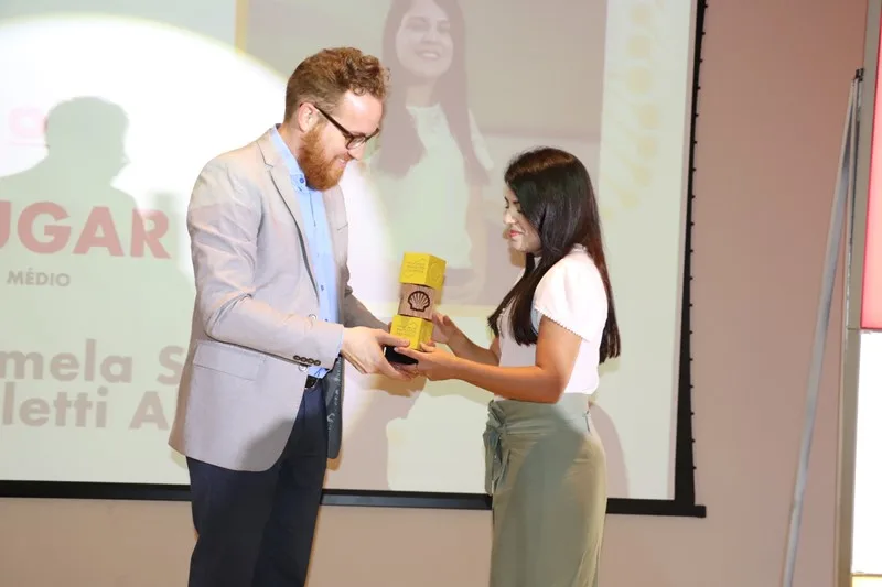 Professora de Guarapari é primeira colocada no “Prêmio Shell de Educação Científica 2019”