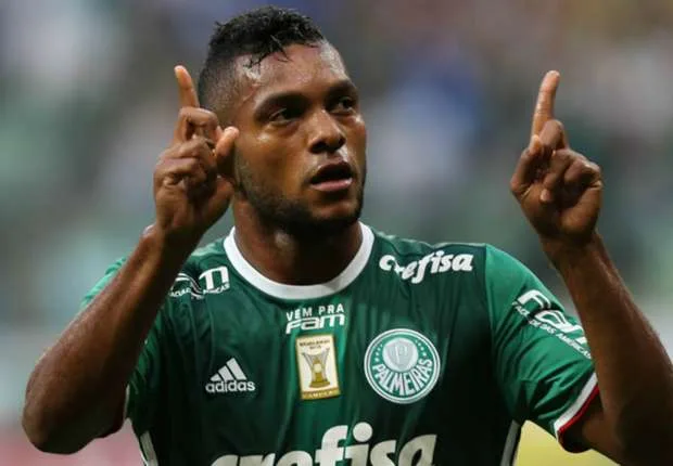 Palmeiras treina sem Borja e mantém indefinição sobre time para clássico