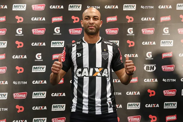 Novo reforço do Atlético-MG, Ronaldo 'aposenta' sobrenome e diz que terá sucesso