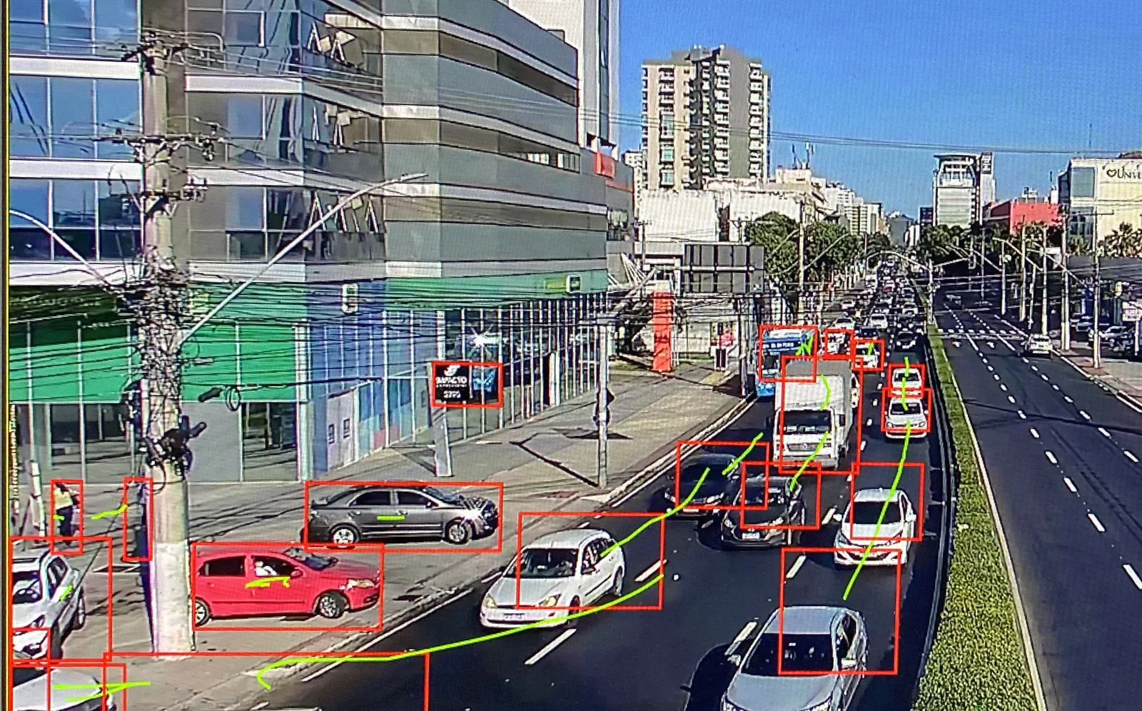 Câmeras com Inteligência Artificial vão controlar semáforos nos horários de pico em Vitória