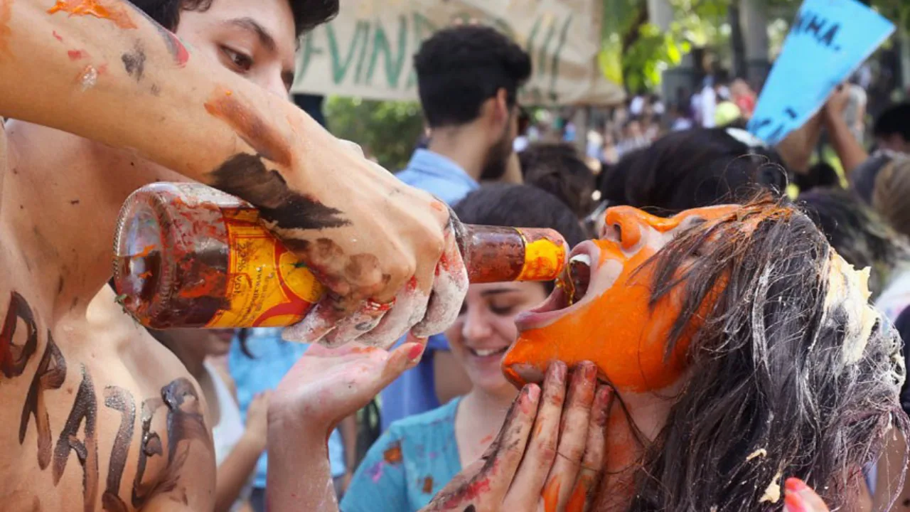 Projeto de lei prevê proibição de trotes abusivos em universidades