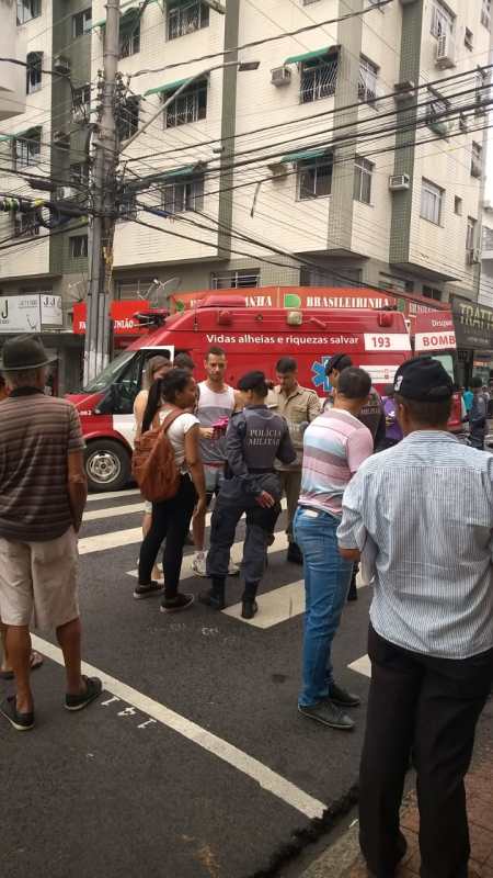 Mulher é atropelada na faixa de pedestre no centro de Colatina