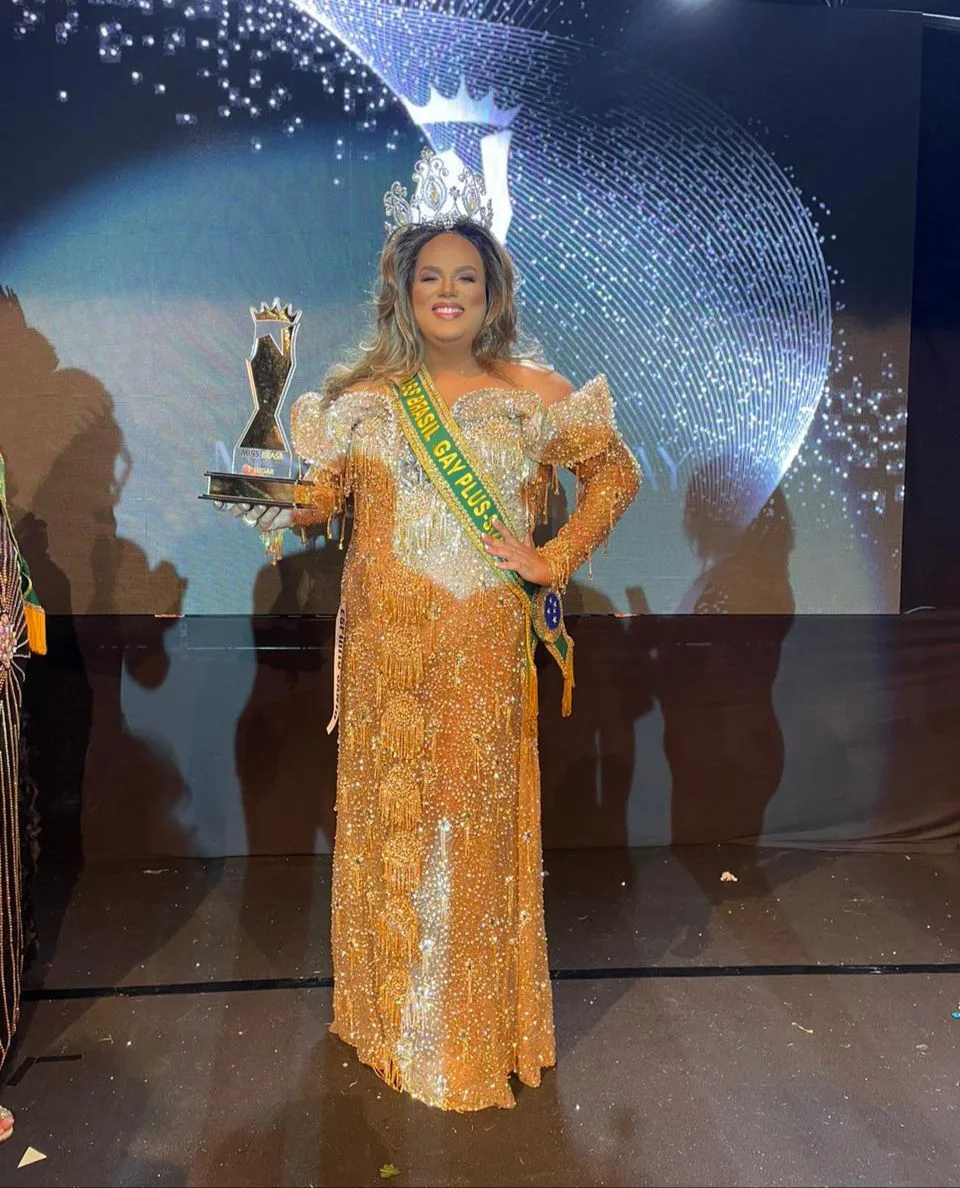 Capixaba ganha Miss Brasil Gay Plus Size 2022 em teatro famoso do RJ