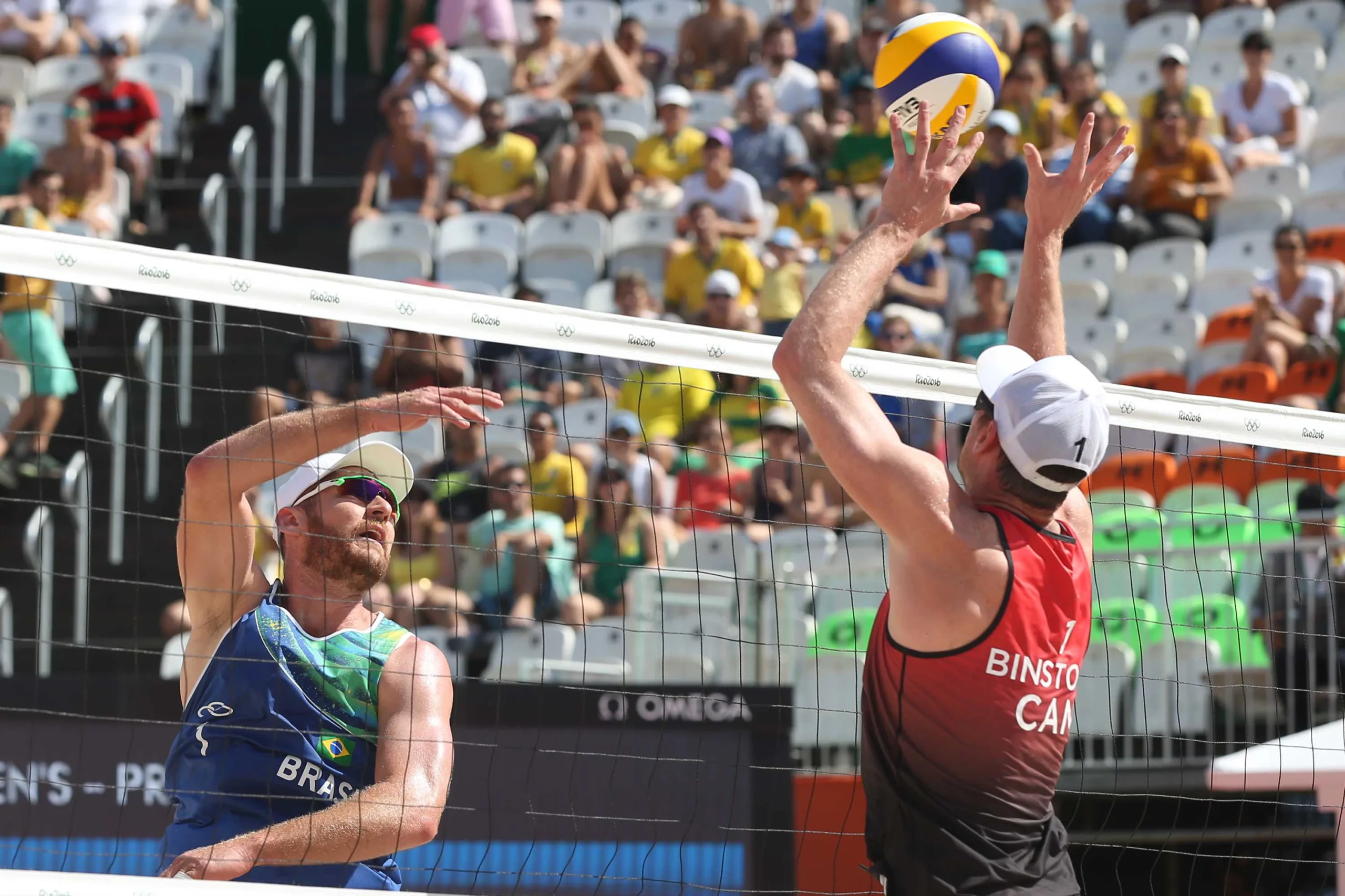 RIO DE JANEIRO 06-8-2016 JAdupla brasileira de Voleia de Praia Masculino Alisson e Bruno venceram os canadenses por 2 sets a zero na estreia brasileira na modalidade.CELIO MESSIAS