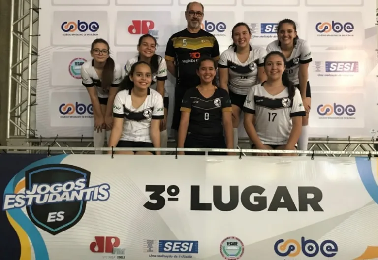 Casa do Estudante, de Aracruz, conquista o 3º lugar no handebol sub-13