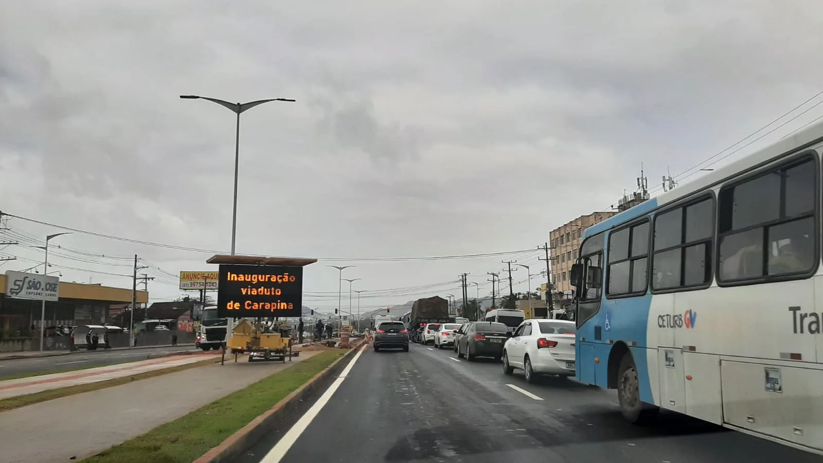 Fase final da obra do Viaduto de Carapina interdita rodovia; veja rotas alternativas