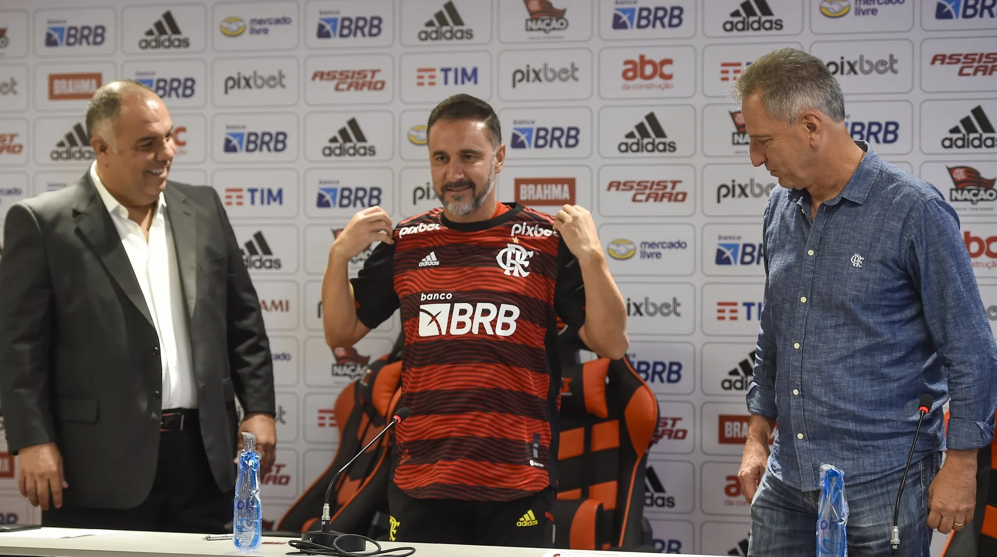 Vítor Prereira diz que só fechou com Flamengo após 'várias conversas' com família