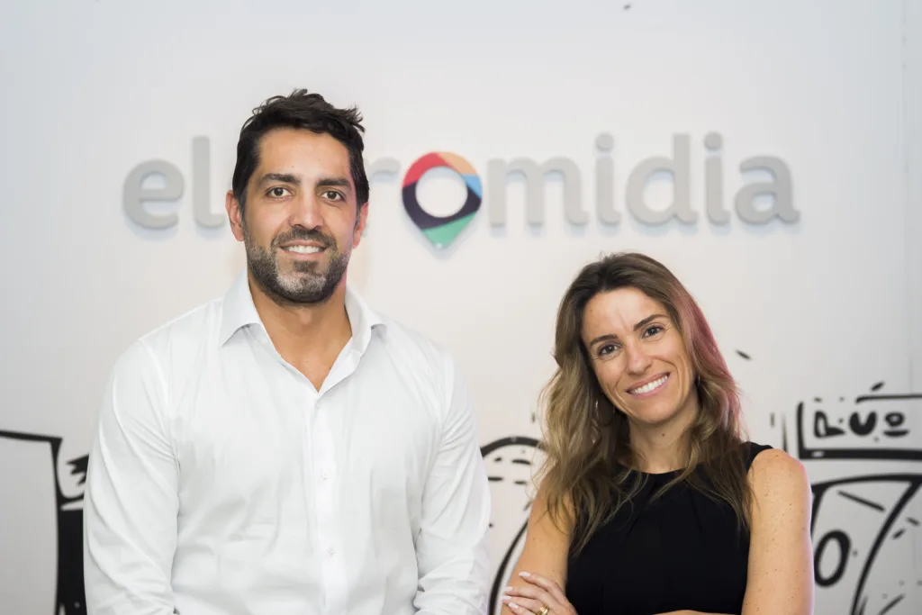 alexande e fernanda na eletromidia