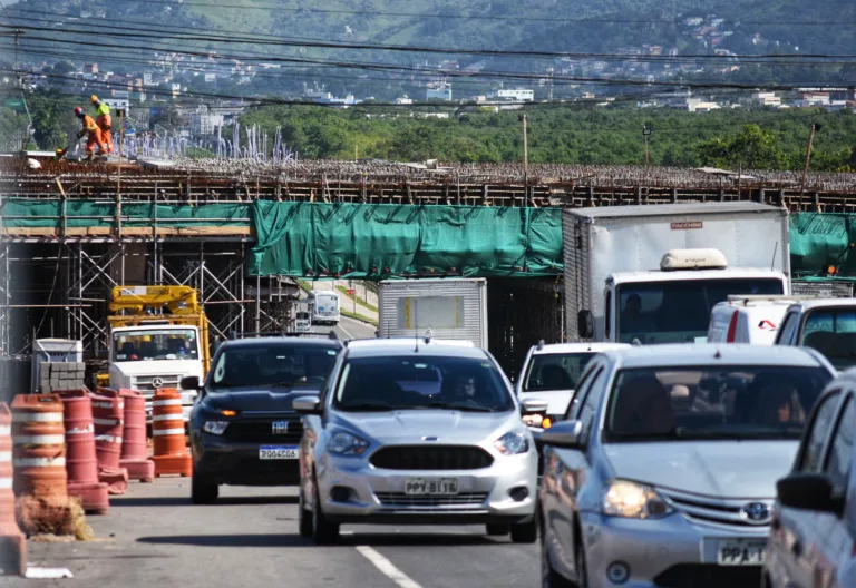 Viaduto de Carapina ganha nova data para ser concluído