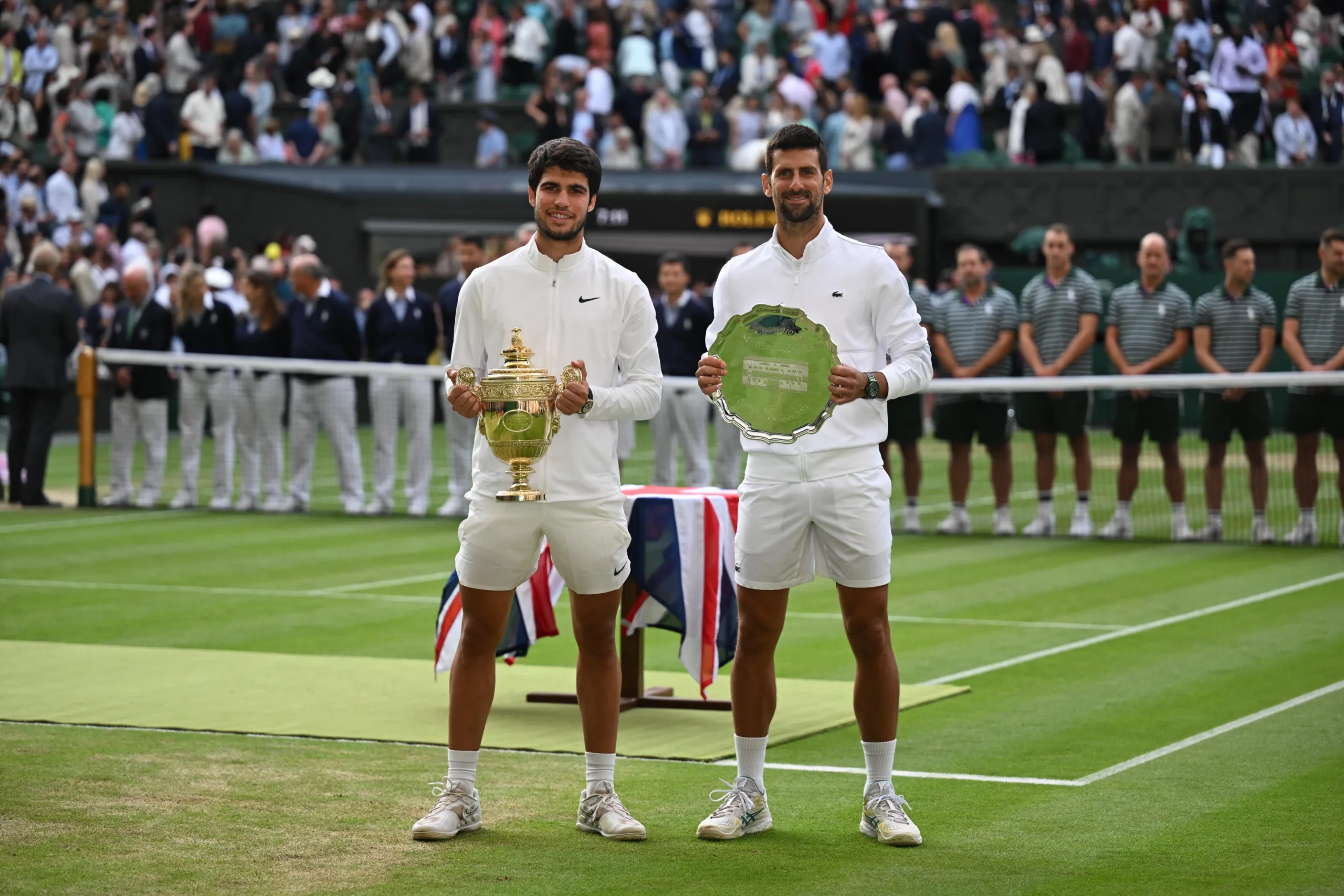 Incansável, Alcaraz supera Djokovic em jogo de quase 5h e é campeão de Wimbledon