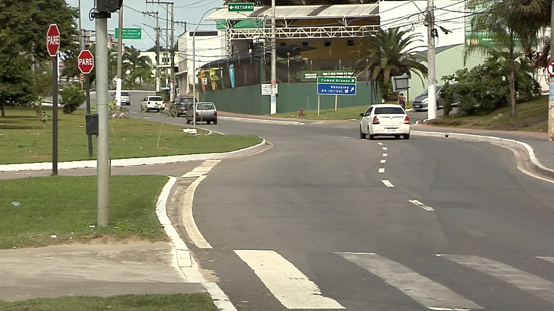 Bandidos fazem arrastão em Cariacica e assaltam 15 pessoas que estavam em pontos de ônibus