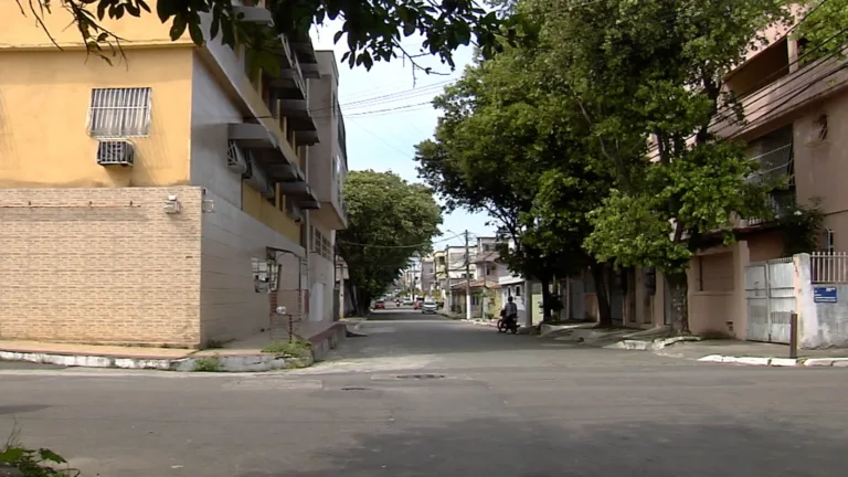 Briga entre amigos termina com idoso esfaqueado em Vila Velha