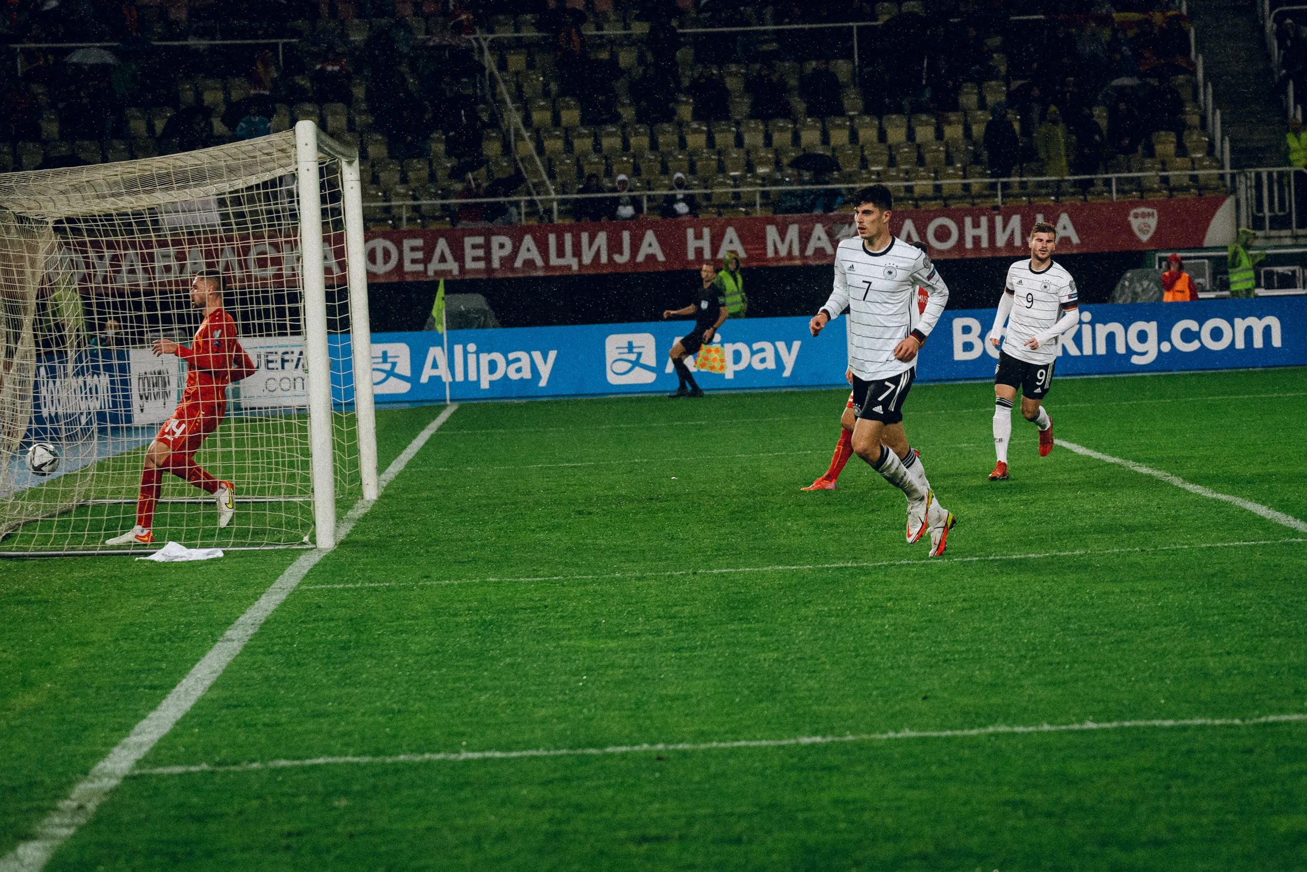 Alemanha goleia Macedônia do Norte e garante a 1ª vaga na Copa via Eliminatórias