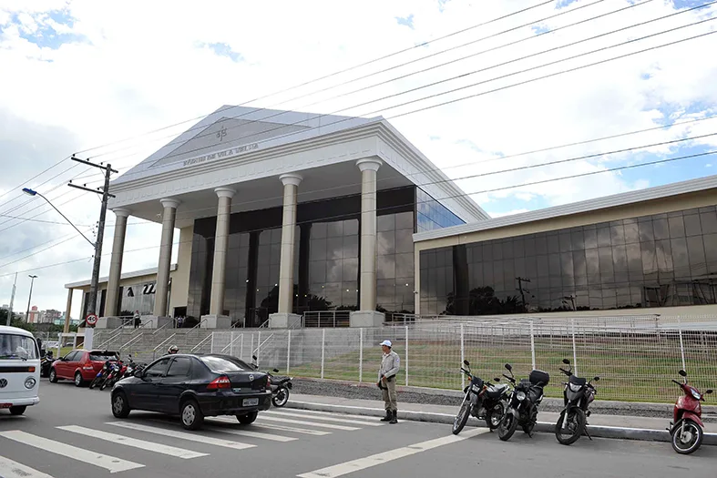 Após supostos tremores, Fórum de Vila Velha funciona normalmente nesta quinta-feira