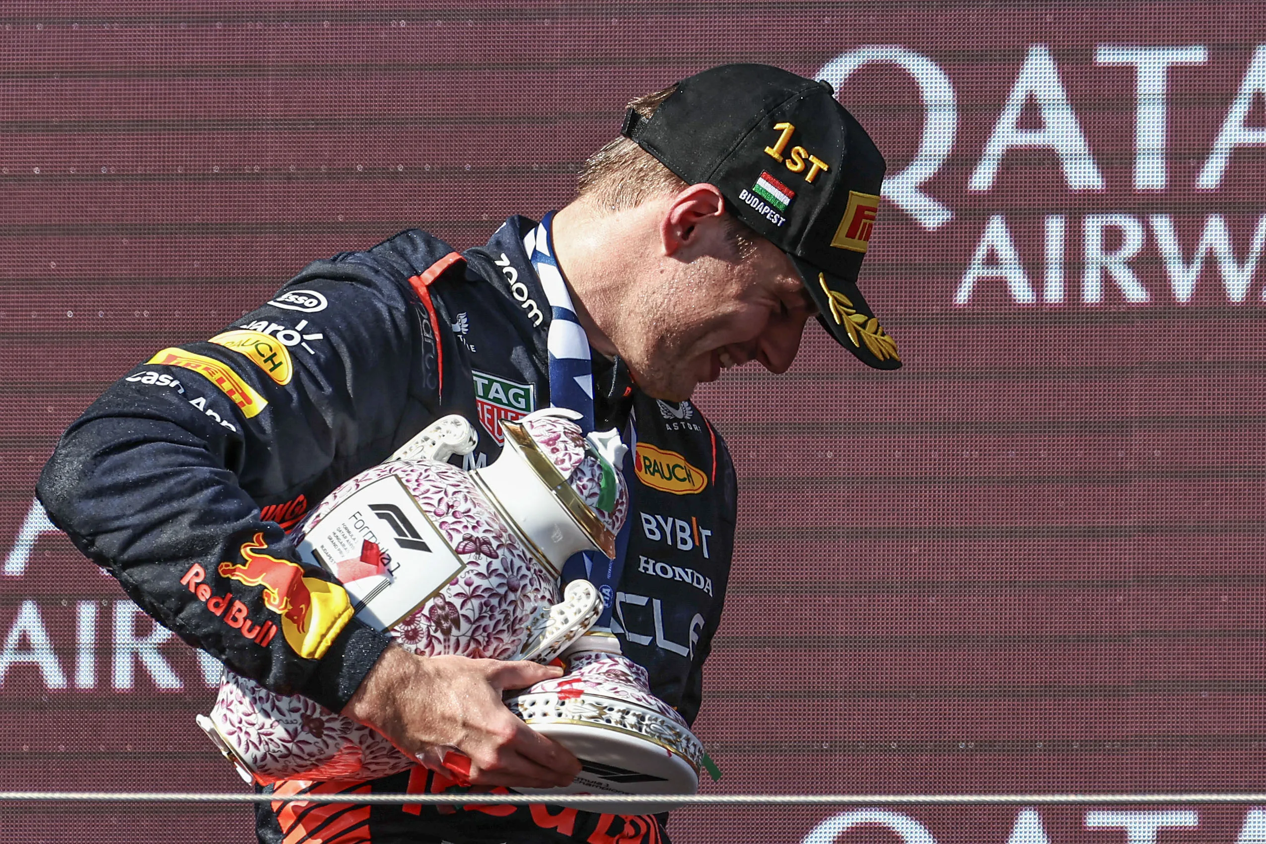 Verstappen deve esperar 6 meses por novo troféu do GP da Hungria após Norris quebrar original