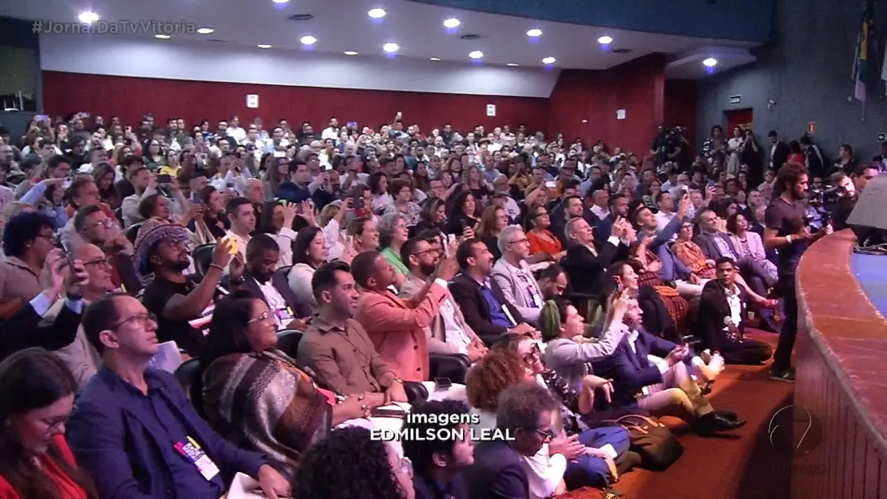 Ministra debate em Vitória a retomada do mercado cultural após a pandemia