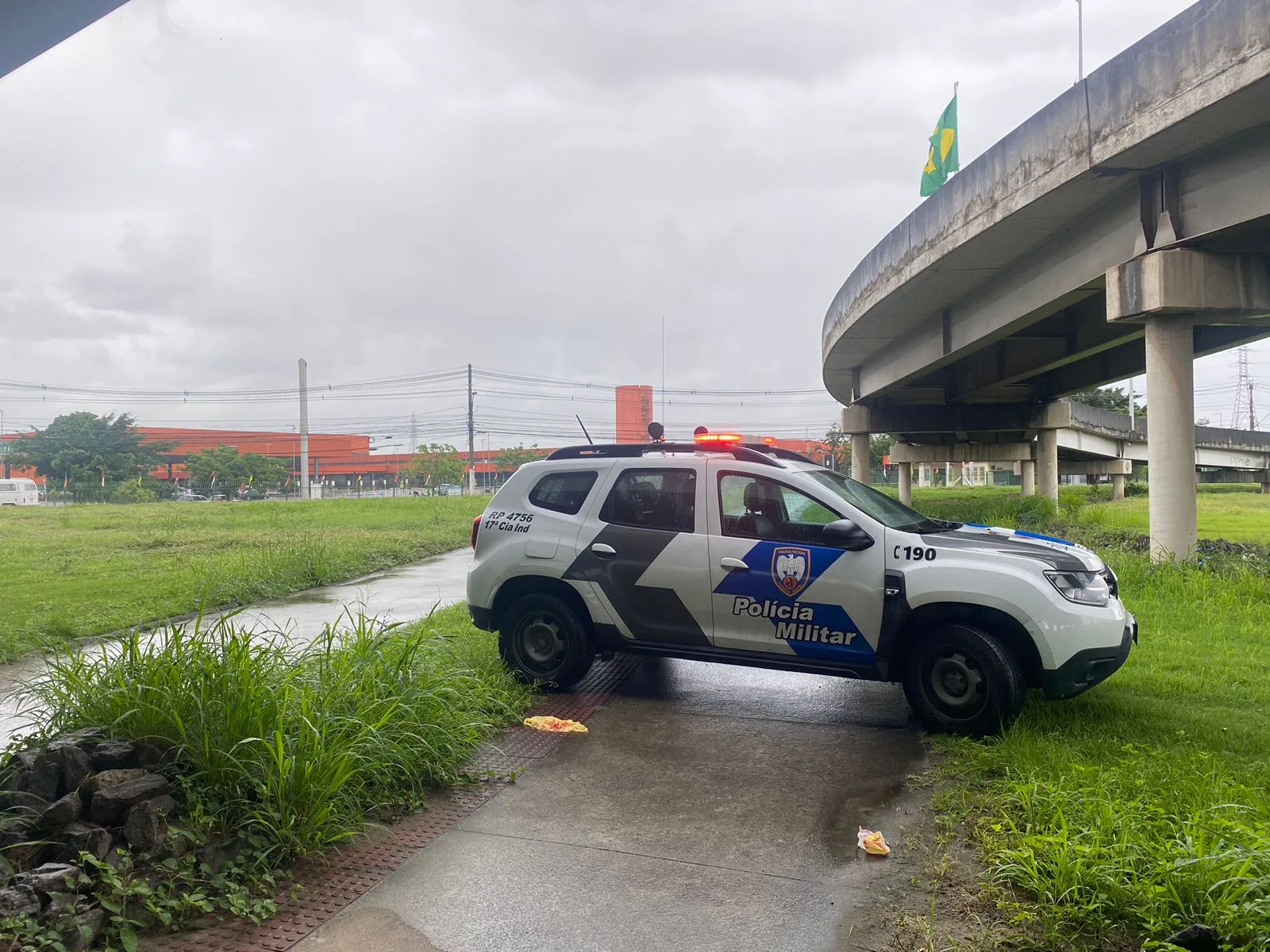 Homem em situação de rua é encontrado morto embaixo de viaduto em Vila Velha