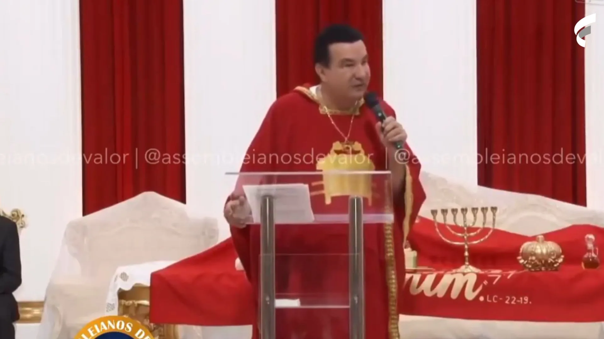 Pastor afirma que traição é culpa da esposa que nega sexo e causa revolta na web