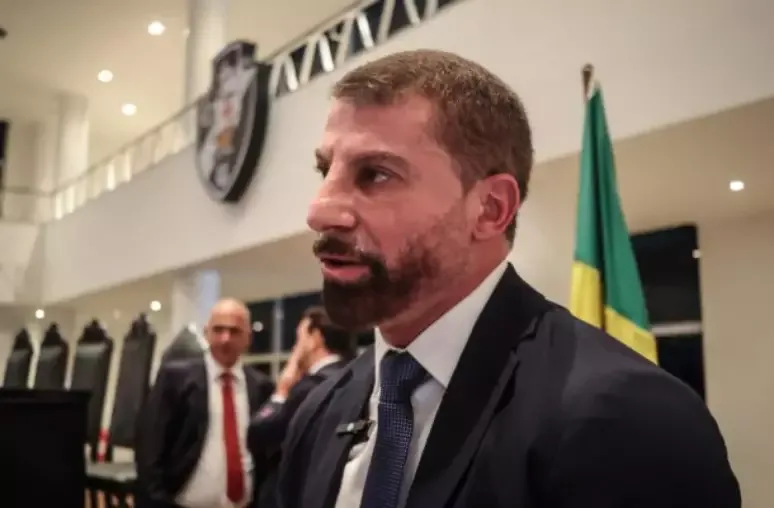 Presidente do Vasco, Pedrinho critica relação com a SAF