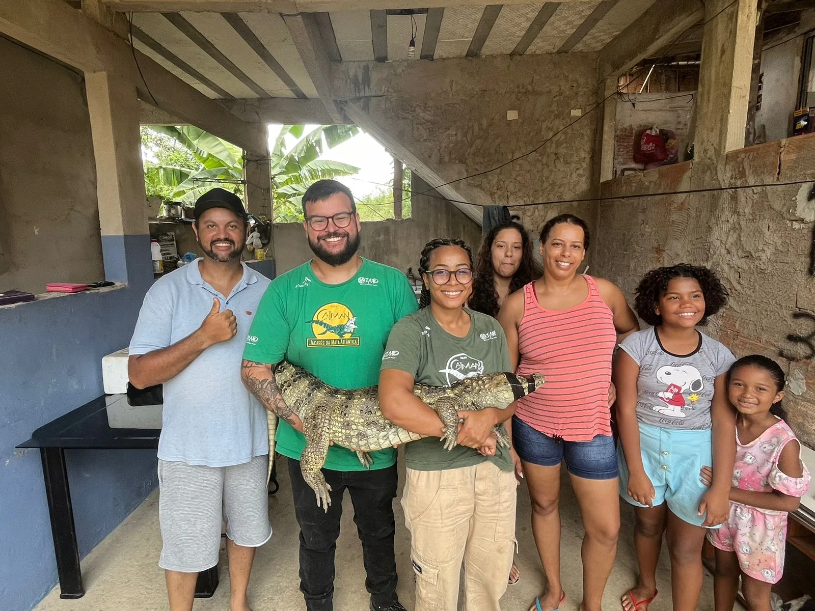 Jacaré prenha resgatada em Cariacica é devolvida à natureza