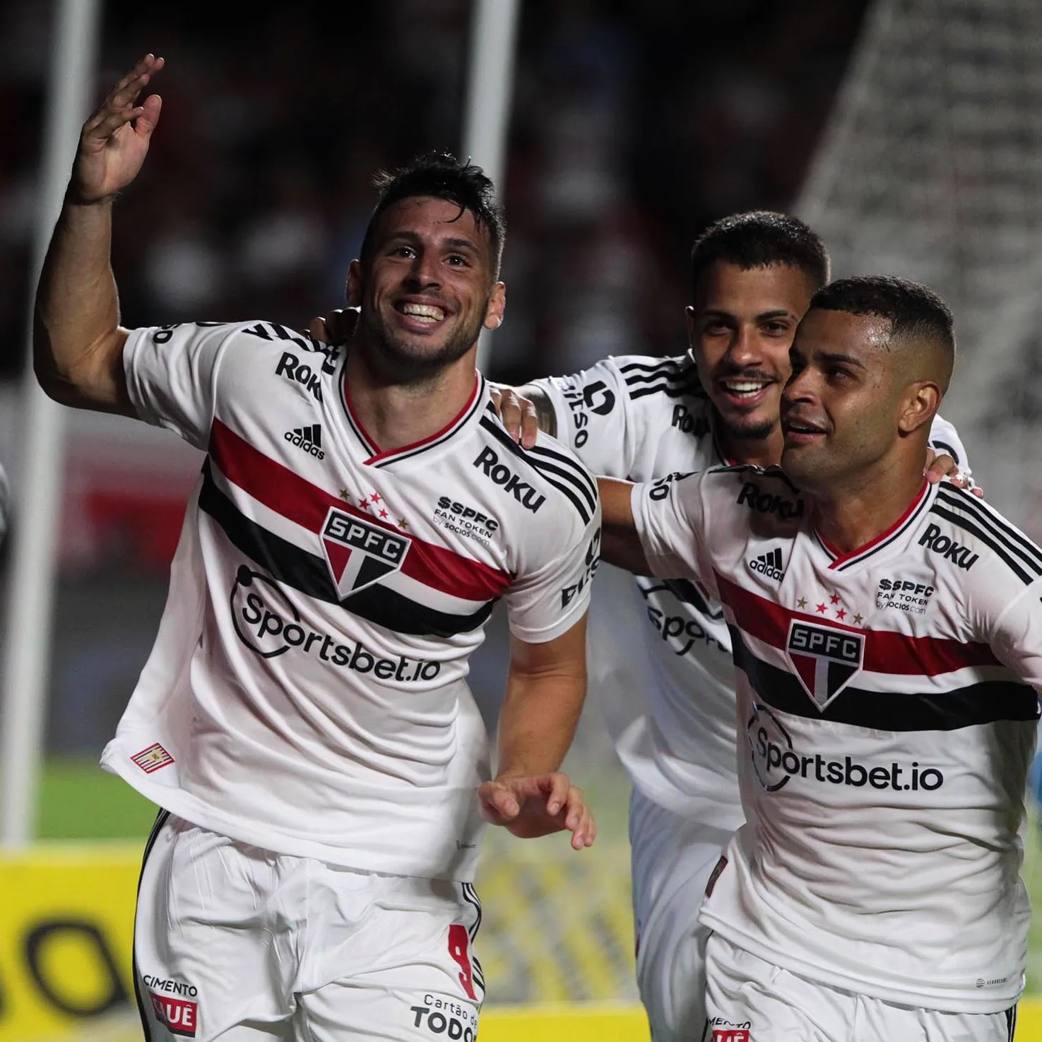 São Paulo ganha do Palmeiras e abre boa vantagem na final do Paulistão