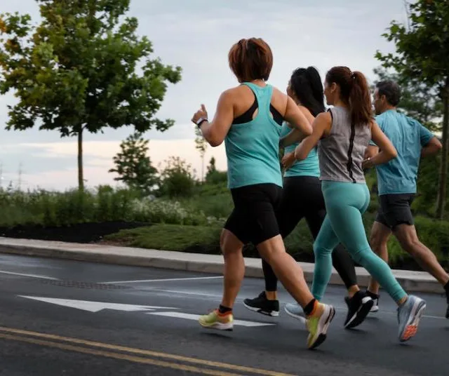 Entenda os benefícios da corrida de rua para mulheres e saiba como começar