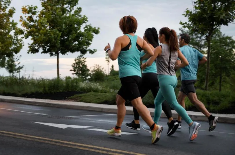 Entenda os benefícios da corrida de rua para mulheres e saiba como começar