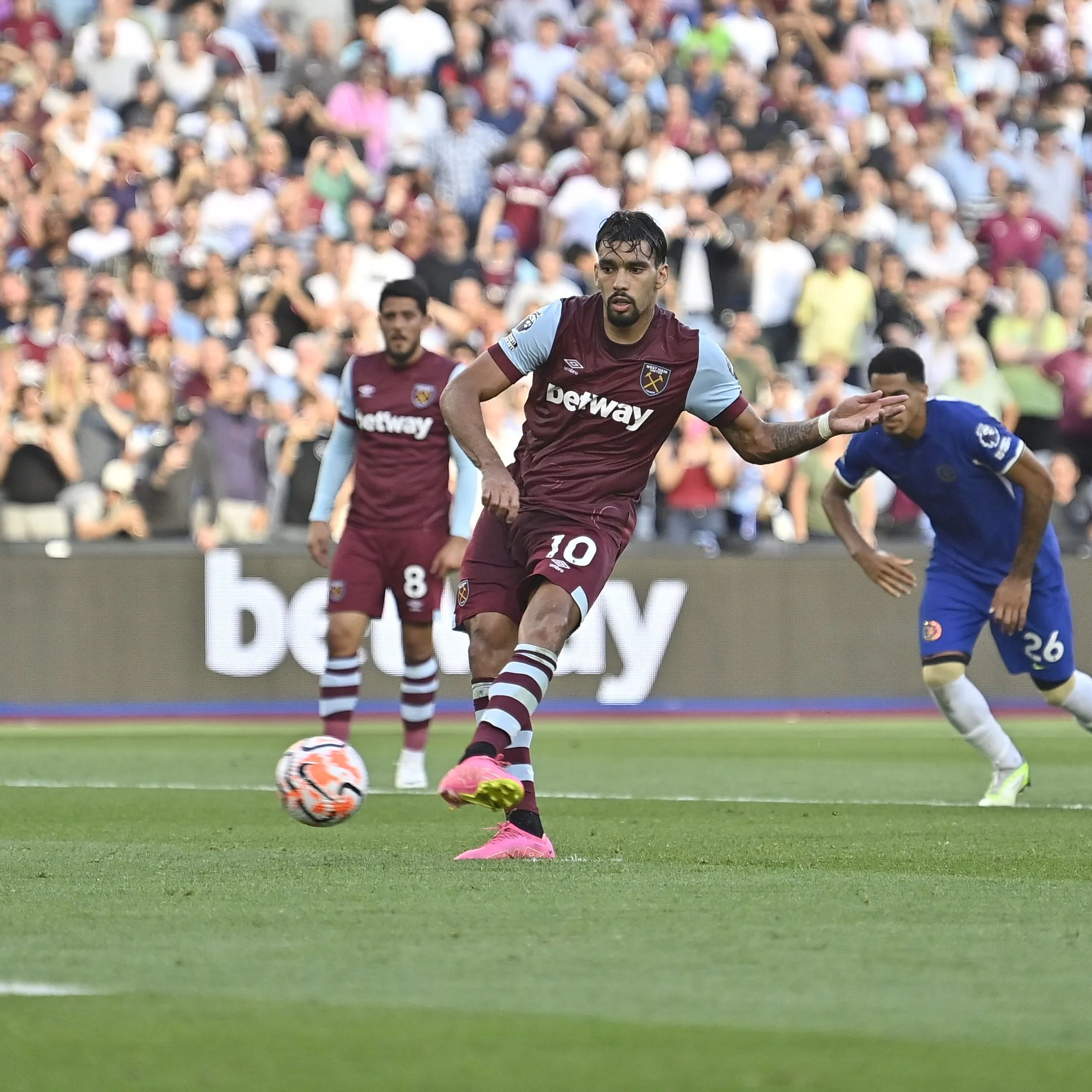 Paquetá é titular mesmo investigado e marca na vitória do West Ham sobre o Chelsea