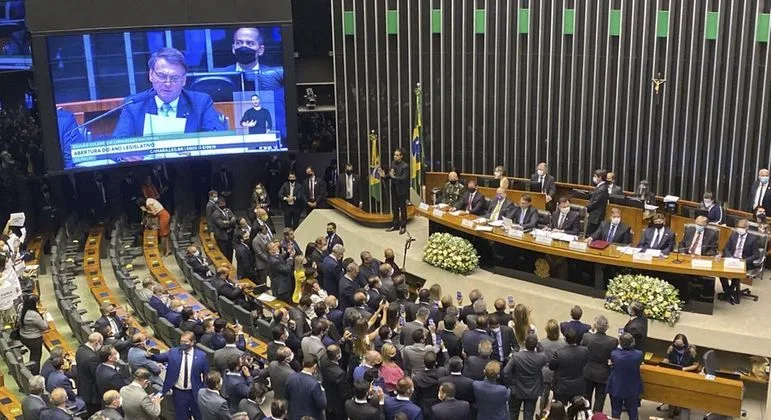 'Nos encontramos em 2022', diz Bolsonaro em sessão no Congresso