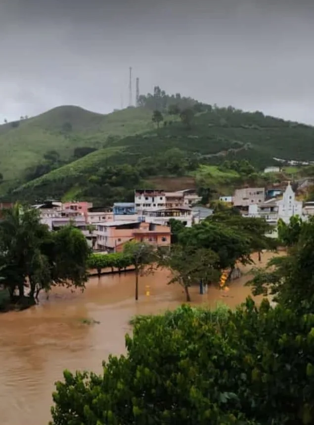 Número de pessoas fora de casa por conta da chuva no ES diminui para 165