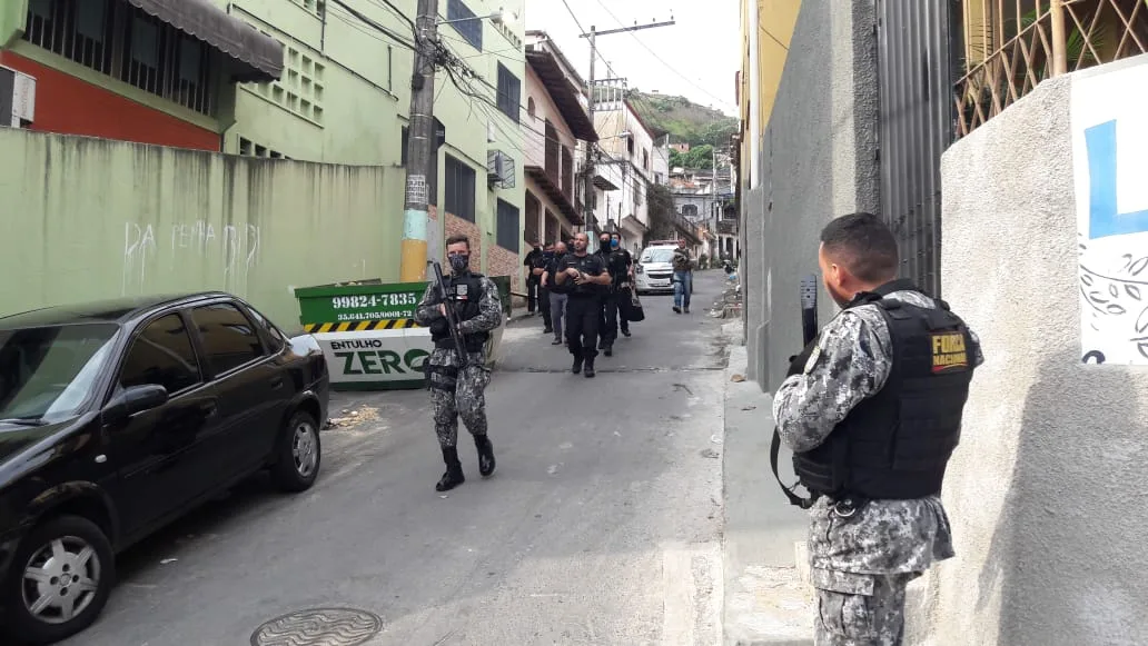 Polícia realiza operação contra lavagem de dinheiro e tráfico de drogas no ES