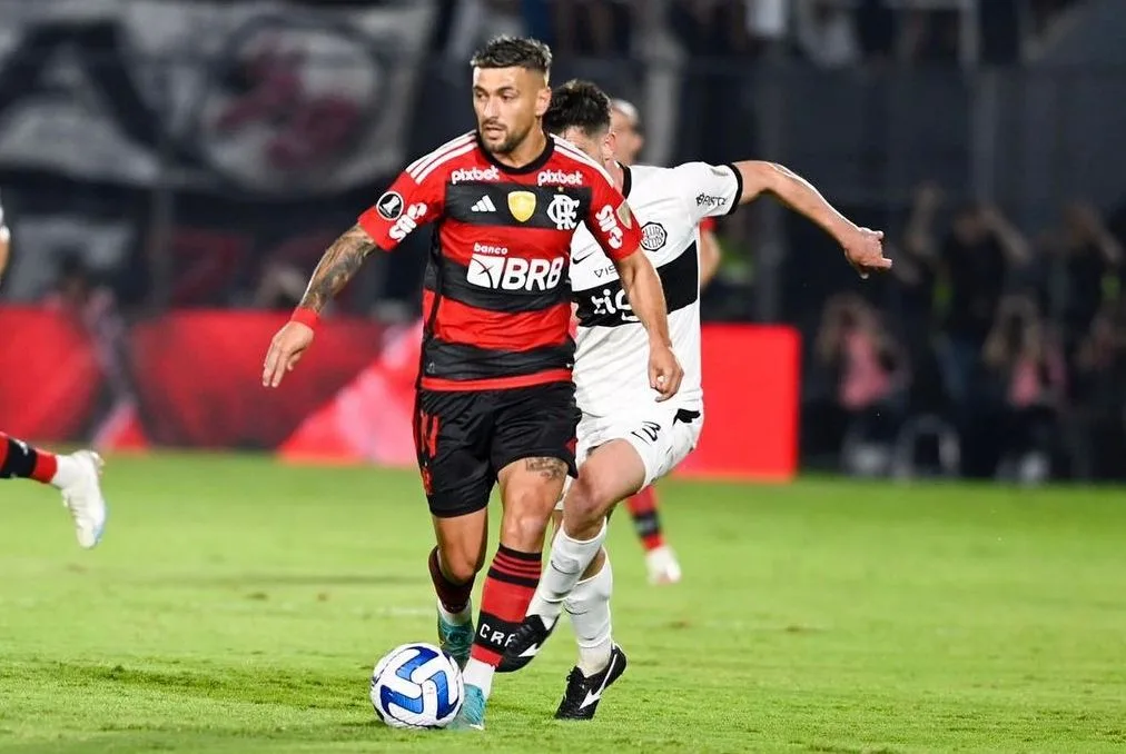 Flamengo perde de virada do Olímpia e está eliminado da Libertadores