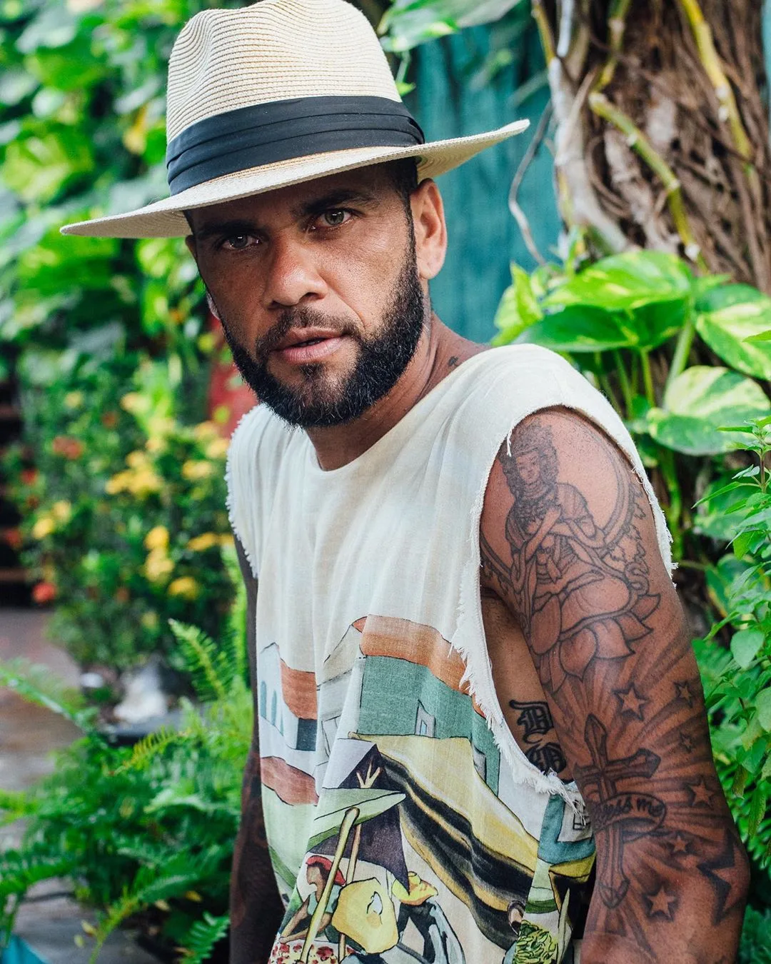 Daniel Alves curte moqueca em Guarapari: 'só quero desfrutar'