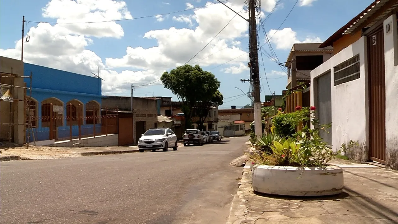 Porteiro é rendido e tem carro recém-comprado roubado em Vila Velha