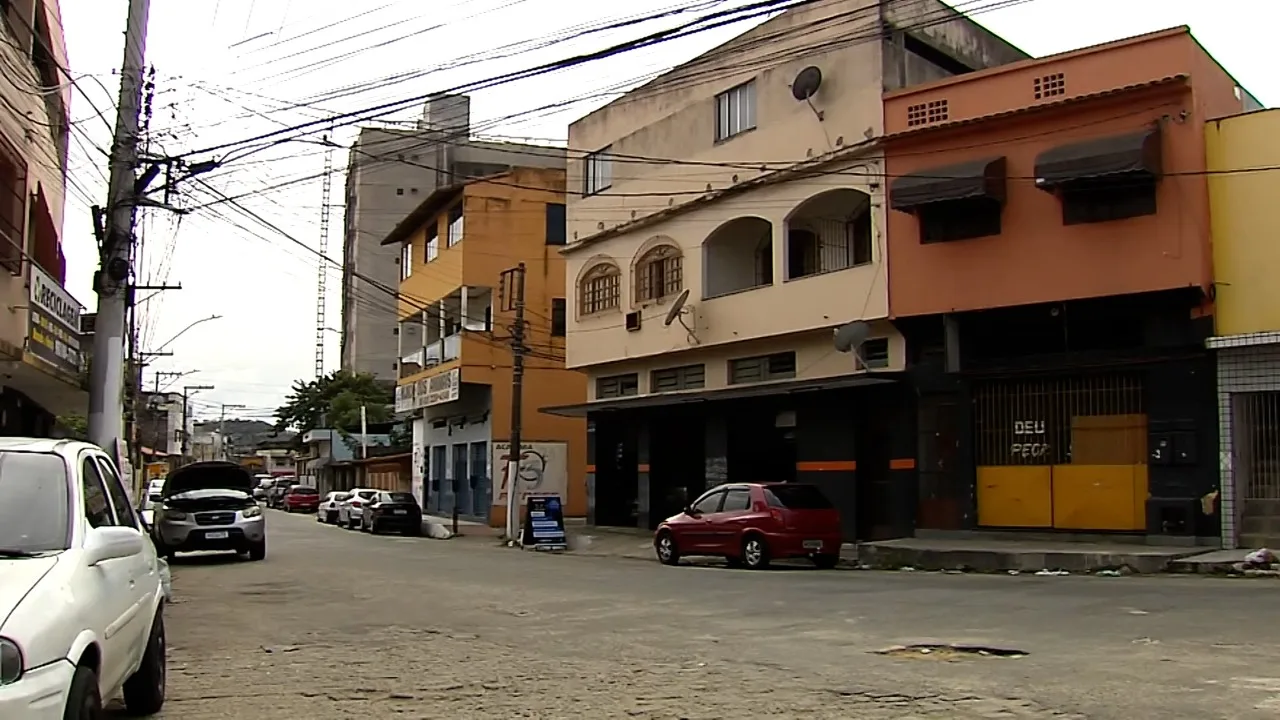 Idoso de 84 anos e filha são esfaqueados em Vila Velha; vizinho é um dos suspeitos